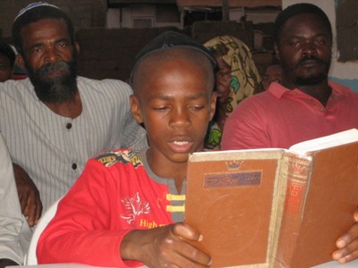 Young Hezekiah leading prayers at Congregation Tikvat Israel (Photo credit: William F.S. Miles)